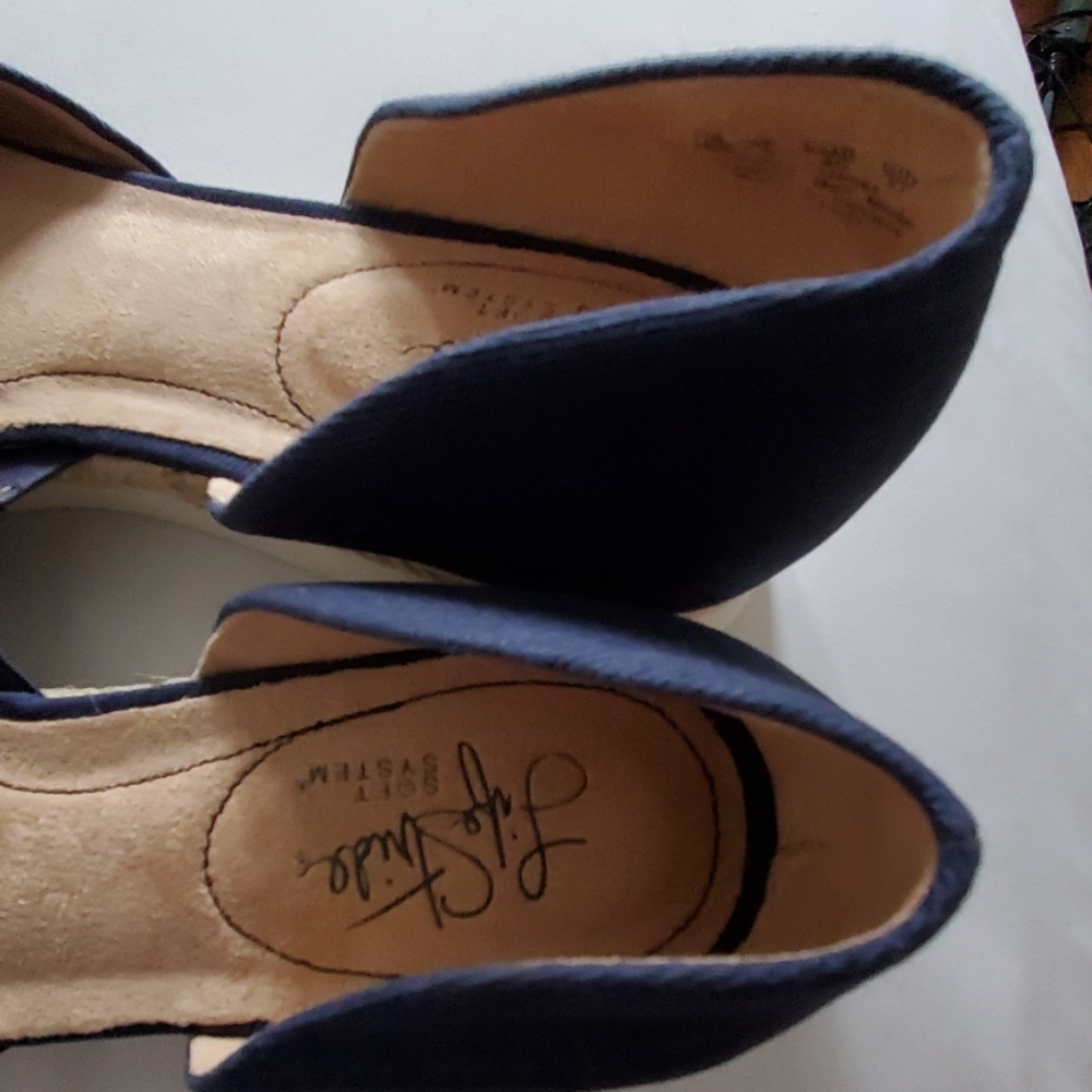 Shoes - Picture 3 of 8